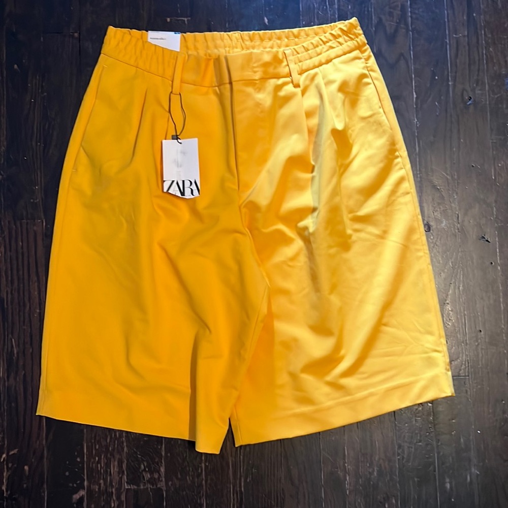 Zara Men yellow pleated shorts L